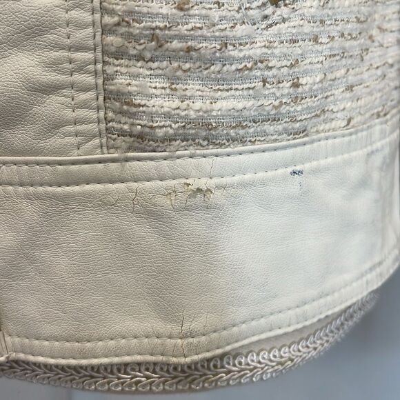 Guess white leather jacket with cream tweed detail and gold hardware - Picture 4 of 11